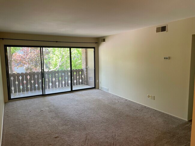 Living Room - 2118 Pauline Blvd