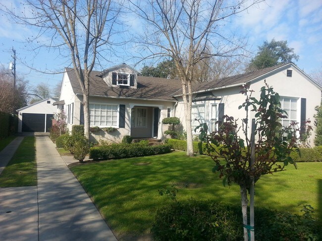 Foto del edificio - 2705 N Harrison Ave