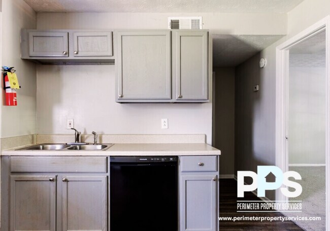 Building Photo - 1126 Maple St