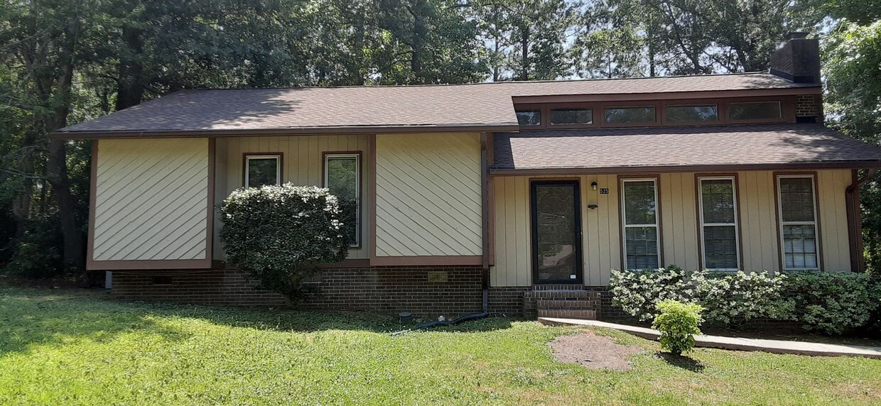 Foto principal - Lovely Three Bedroom Upgraded Home in Irmo...