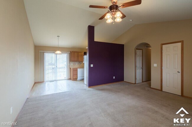 Foto del edificio - 5 br, 2 bath House - 5902 E Pembrook St