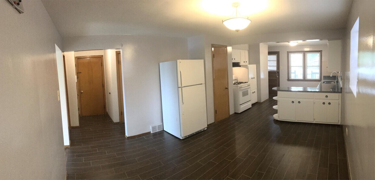 Foto principal - 2843 W 79th St