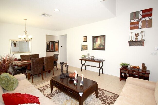 Foto del edificio - 588 Belle Grove Ln