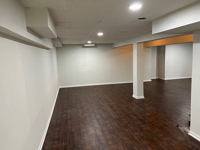 Foto del edificio - 1567 Schumacher Dr