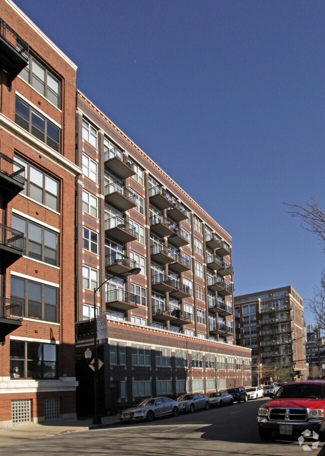 1000 W Adams St, Chicago, IL 60607 Apartments Chicago, IL
