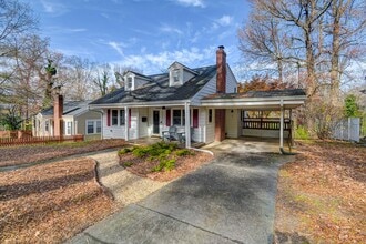 Building Photo - 733 W Banner Ave