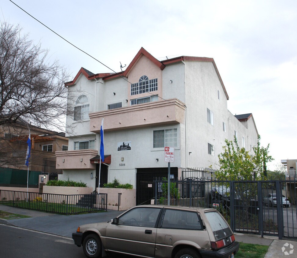 Primary Photo - 5308 Denny Ave