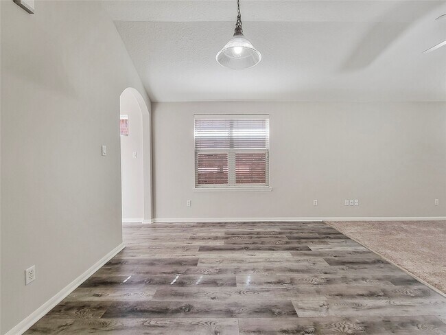 Foto del edificio - 18707 Scented Candle Way