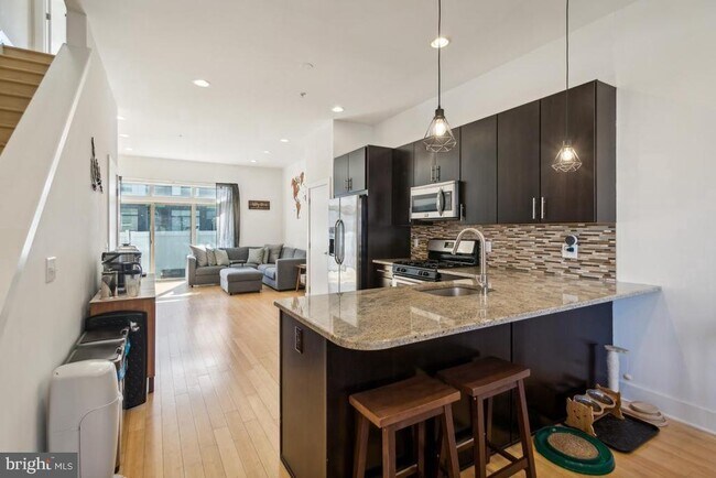 Foto del edificio - 1119 N Howard St