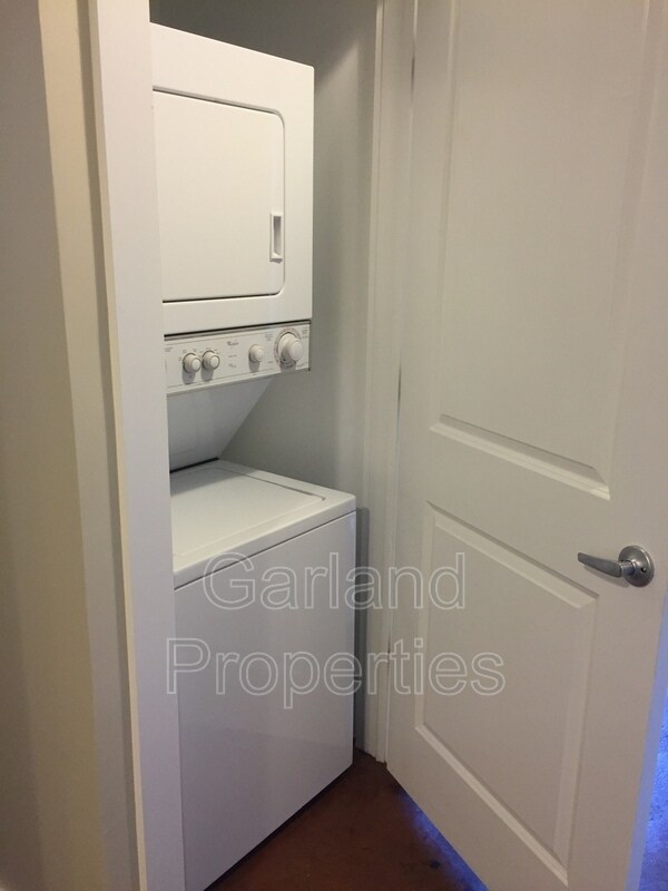 Building Photo - 425 Campbell Ave SW