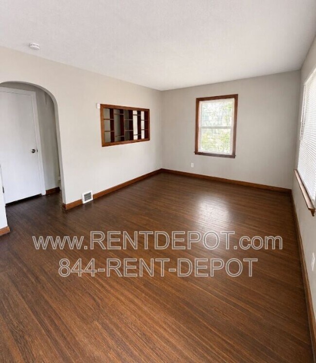 Foto del edificio - 715 E Riverside Dr