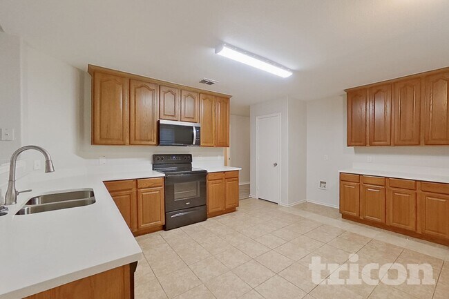 Building Photo - 1242 Yukon Dr