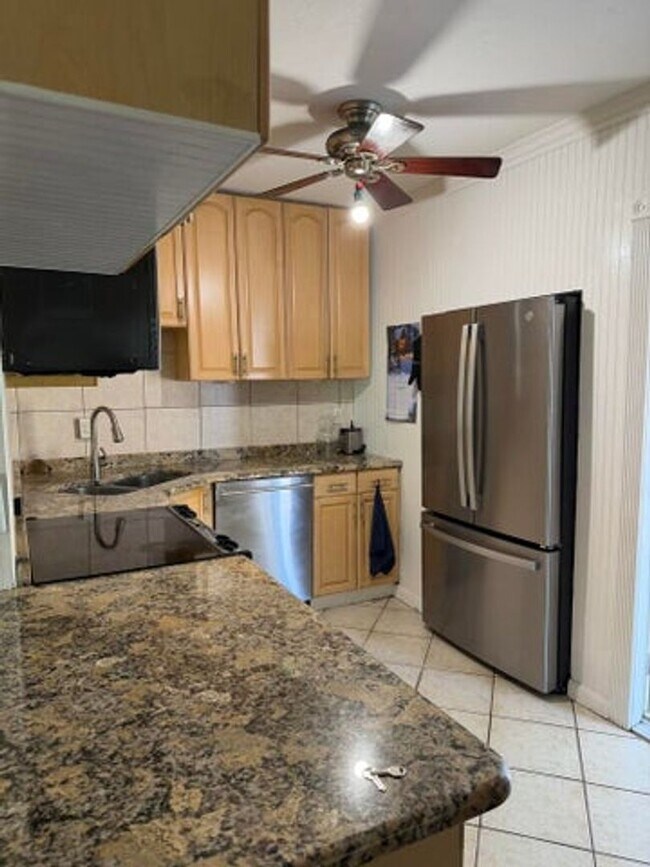 Foto del edificio - 1014 W Drew St