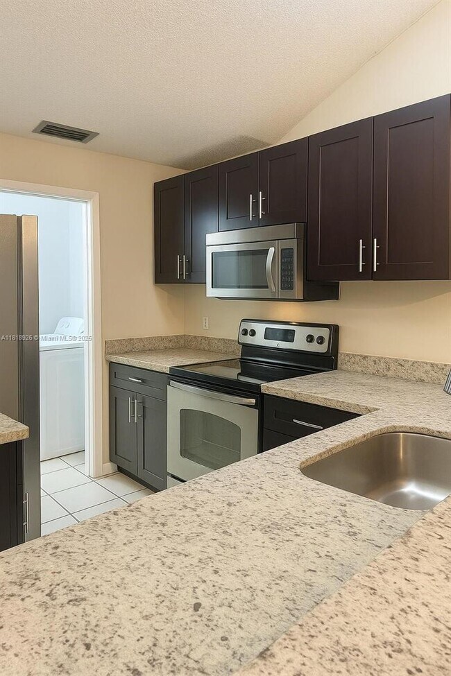 Foto del edificio - 6822 SW 39th St