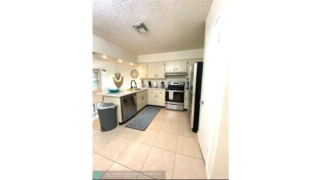 Foto del edificio - 1641 NE 55th St