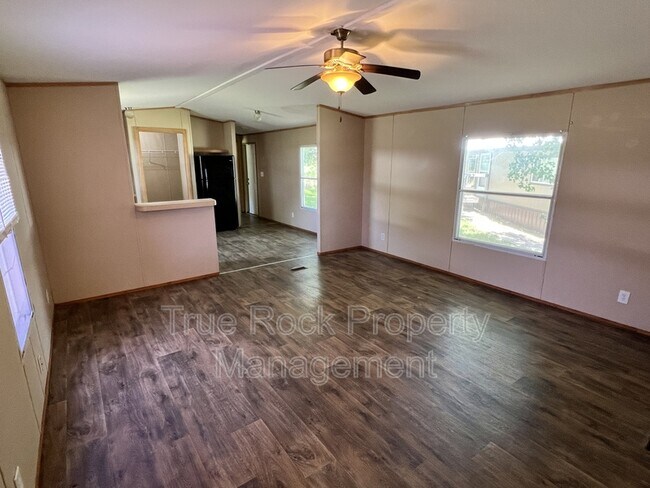 Foto del edificio - 16852 County Rd 1525