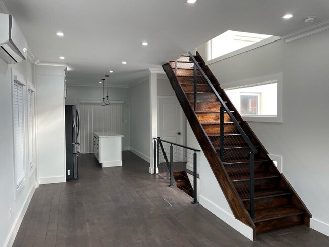 Foto del edificio - 93 Skidmore Ln