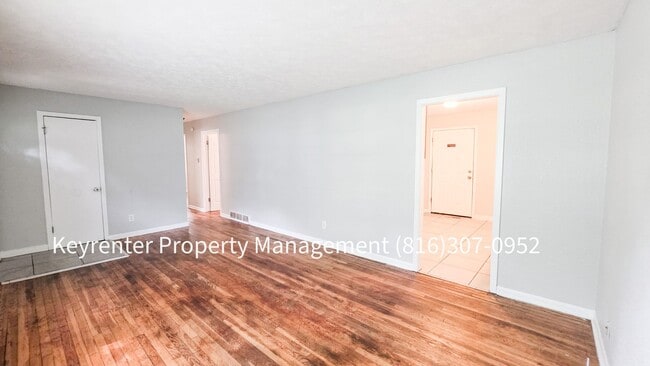 Building Photo - Beautiful 4 Bed, 2 Bath Home in Kansas City