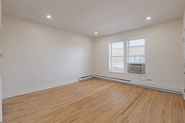 Foto del edificio - 543 E 60th St