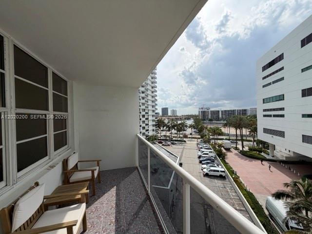 Foto del edificio - 3725 S Ocean Dr