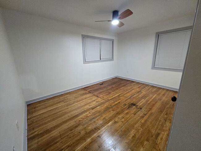 Building Photo - 4352 Ridgewood Cir