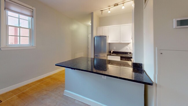 Foto del edificio - Capitol Hill Studio Apartment for Rent! Av...