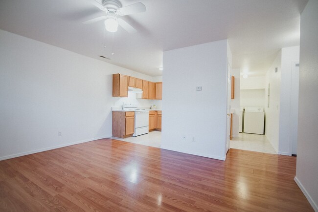 Foto del interior - Willow Park Apartments - CALL FOR NEW SUMM...