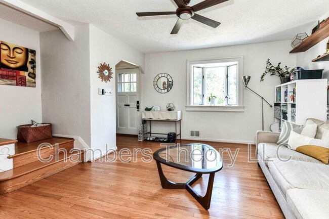 Foto del edificio - 509 E Luray Ave