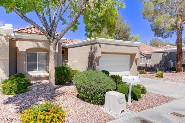 Building Photo - 8632 Desert Holly Dr