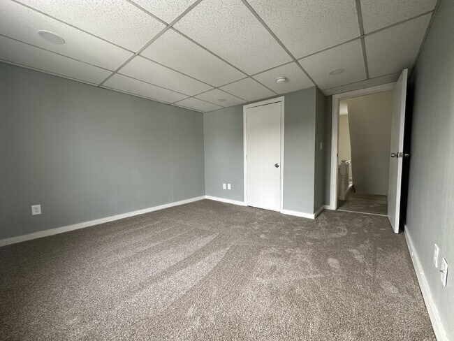 Foto del edificio - Recently Updated 3BR Townhouse | 2 Parking Spots | Prime Dover Location | $2,300/mo