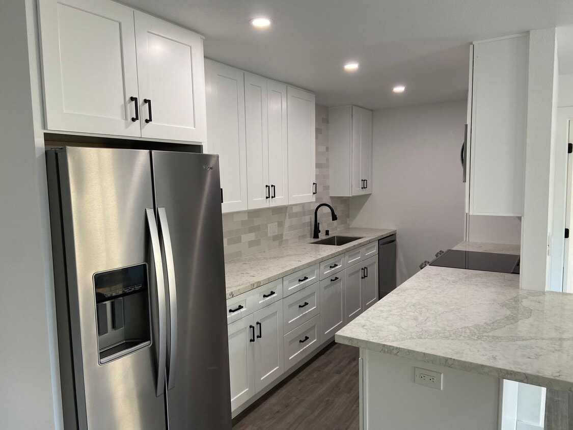 Primary Photo - Completely Remodeled 2 Bed 2 Bath in Linda...