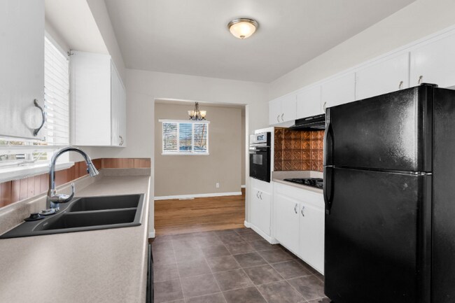 Foto del edificio - 2200 Fowler St