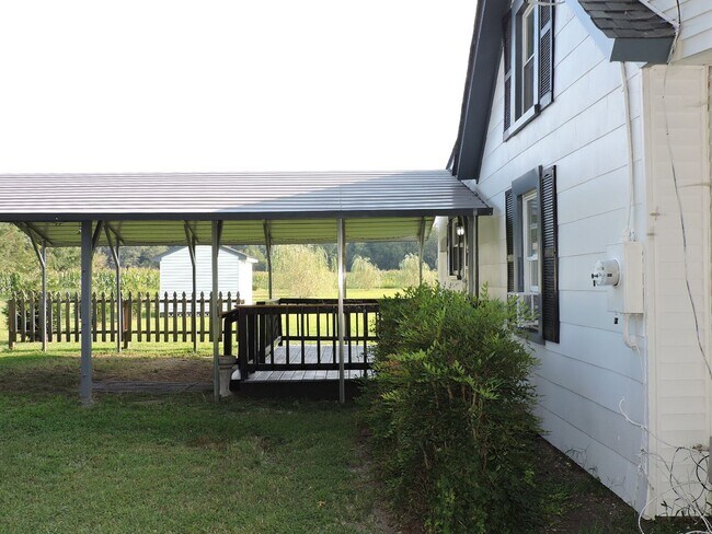 Building Photo - Email Linda@vacosold.com  or Call Office 8...