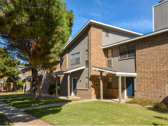 Building Photo - Country Crest Townhomes