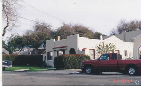 Building Photo - 1380 Hopkins St