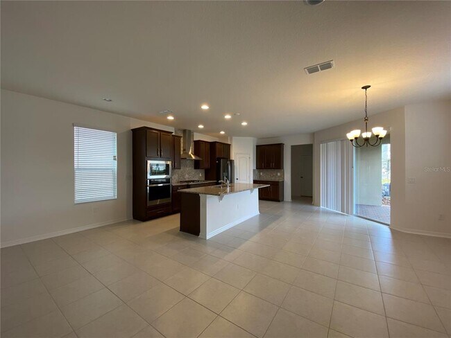 Foto del edificio - 17047 Wynford Ln