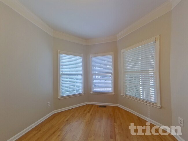 Foto del edificio - 275 Water Oak Pl