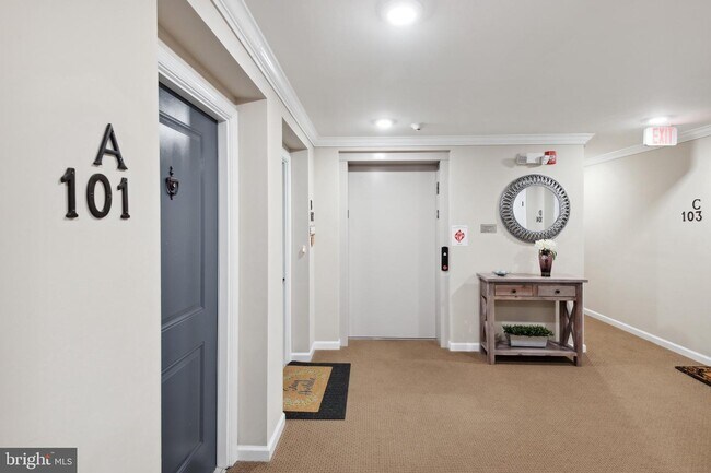 Building Photo - 4839 Hiteshow Dr