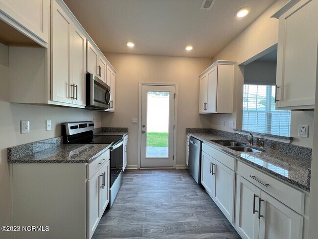 Building Photo - 1808 Gracie Ln