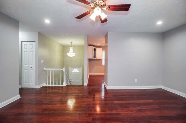 Building Photo - 1676 Laramie Dr