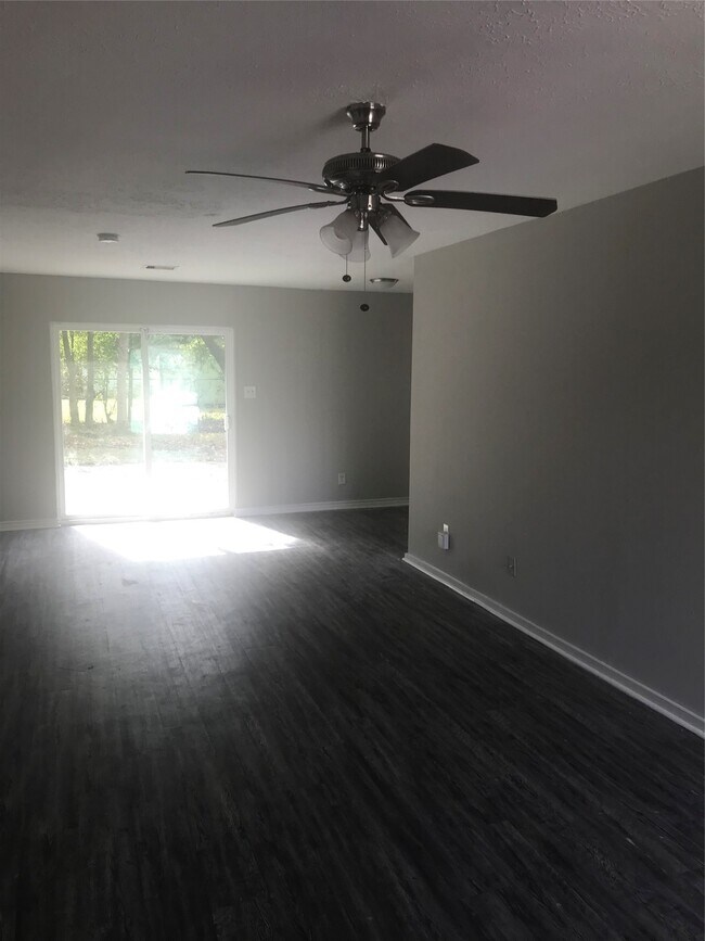 Foto del edificio - 5142 Madden Ln