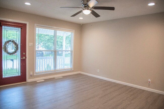Building Photo - 1223 Esterling Dr