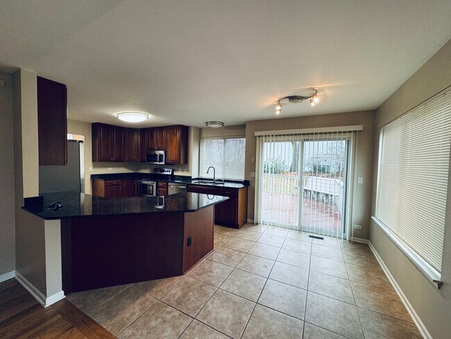 Foto del edificio - 735 Ravinia Dr
