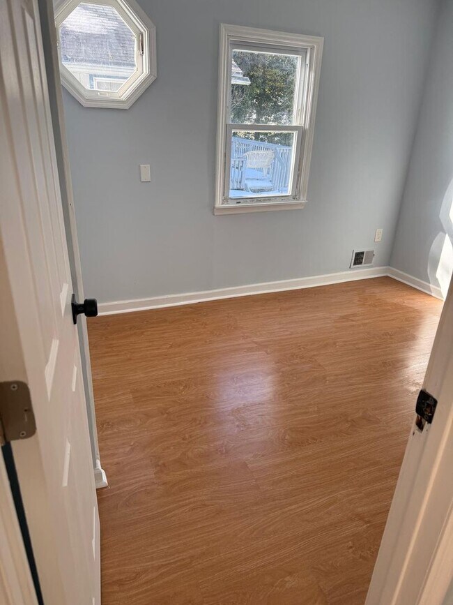 Foto del edificio - Cozy 3BR/2BA Ranch with Driveway in Toms River