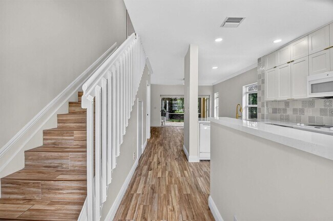 Building Photo - 6917 Crooked Fence Dr