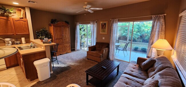 Foto del edificio - 8403 Mulligan Cir