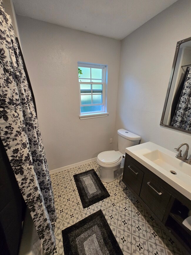 Building Photo - 4200 Rusk St