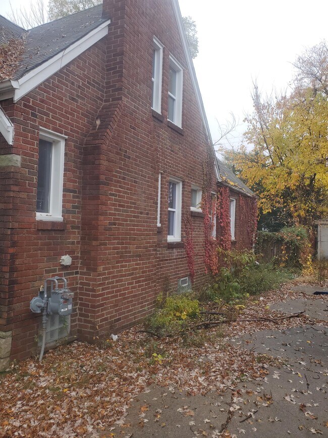 Building Photo - 11102 Courville St