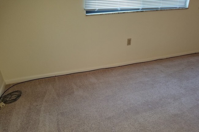 Family Room - 640 5th St
