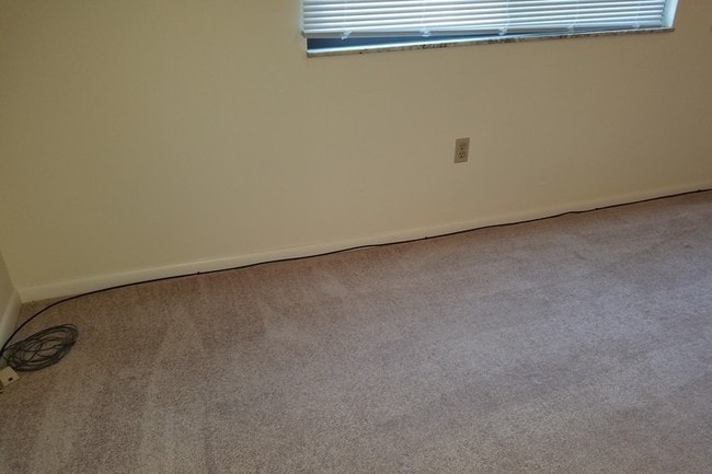 Family Room - 640 5th St